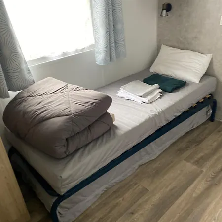 Envie D Un Break De Paysages Sauvages Et De Nature Ce Mobile Neuf Confort Climatise Idealement Situe Au Bord De L Eau Dans Un 4 Etoiles Vous Attend Pour Un Week End Quelques Jours Ou Des En Famille